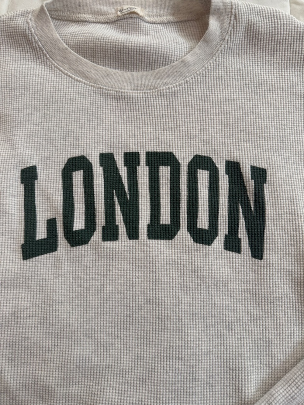 London Graphic Cropped Waffle Knit Shirt - grey - Picture 2 of 5